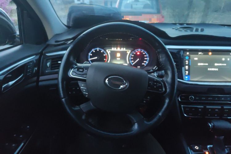 Used GAC Trumpchi GS8 2017 320T Two-Wheel Drive Luxury Smart Connectivity Version (7 Seats) Steering Wheel