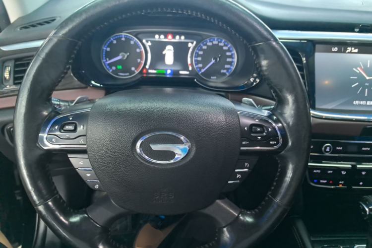 Used GAC Trumpchi GS8 2017 320T Two-Wheel Drive Luxury Smart Connectivity Version (7 Seats) Steering Wheel