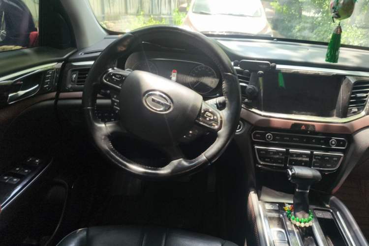 Used GAC Trumpchi GS8 2017 320T Four-Wheel Drive Luxury Smart Connectivity Version (7 Seats) Steering Wheel