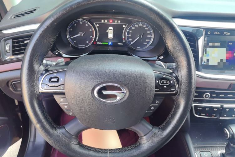 Used GAC Trumpchi GS8 2017 320T Two-Wheel Drive Luxury Smart Connectivity Version (7 Seats) Steering Wheel