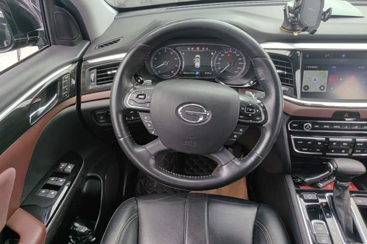 Used GAC Trumpchi GS8 2017 320T Two-Wheel Drive Luxury Smart Connectivity Version (7 Seats) Steering Wheel