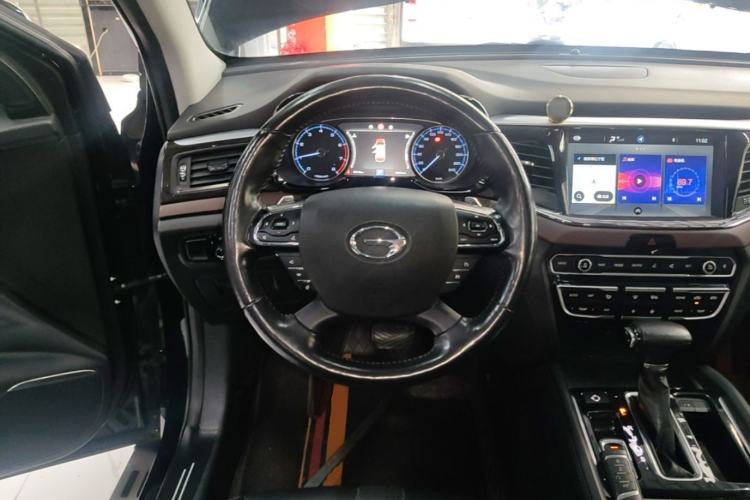 Used GAC Trumpchi GS8 2017 320T Two-Wheel Drive Luxury Smart Connectivity Version (7 Seats) Steering Wheel