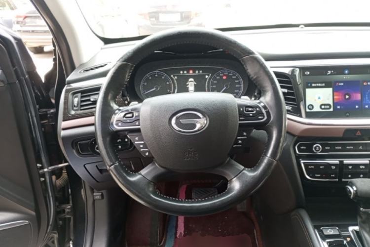 Used GAC Trumpchi GS8 2017 320T Two-Wheel Drive Luxury Smart Connectivity Version (7 Seats) Steering Wheel