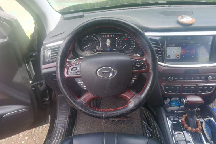 Used GAC Trumpchi GS8 2017 320T Two-Wheel Drive Luxury Smart Connectivity Version (7 Seats) Steering Wheel