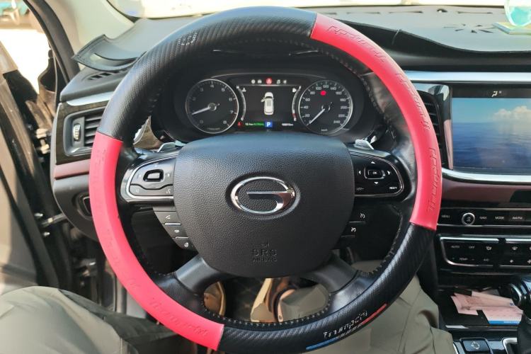 Used GAC Trumpchi GS8 2017 320T Two-Wheel Drive Luxury Smart Connectivity Version (7 Seats) Steering Wheel