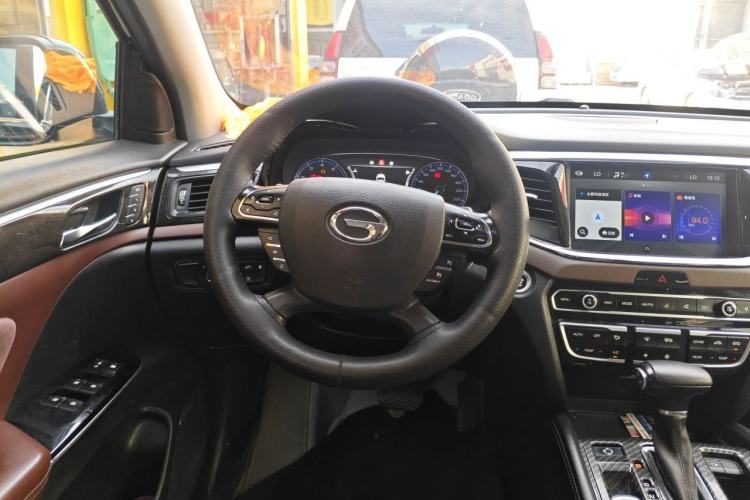 Used GAC Trumpchi GS8 2017 320T Two-Wheel Drive Luxury Smart Connectivity Version (7 Seats) Steering Wheel