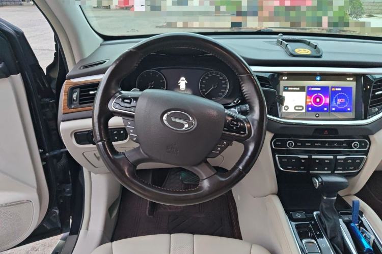 Used GAC Trumpchi GS8 2017 320T Two-Wheel Drive Luxury Smart Connectivity Version (7 Seats) Steering Wheel