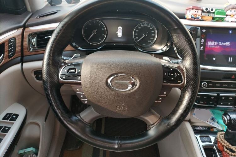 Used GAC Trumpchi GS8 2017 320T Two-Wheel Drive Luxury Smart Connectivity Version (7 Seats) Steering Wheel