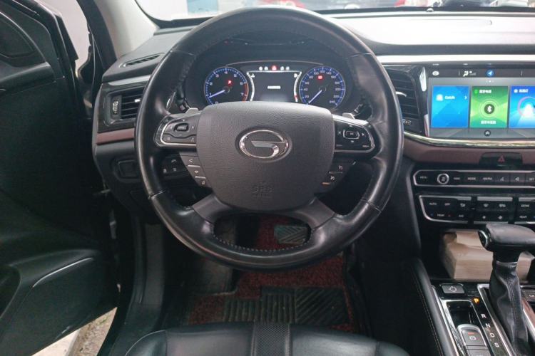 Used GAC Trumpchi GS8 2017 320T Two-Wheel Drive Luxury Smart Connectivity Version (7 Seats) Steering Wheel