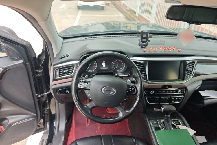 Used GAC Trumpchi GS8 2017 320T Two-Wheel Drive Luxury Smart Connectivity Version (7 Seats) Steering Wheel