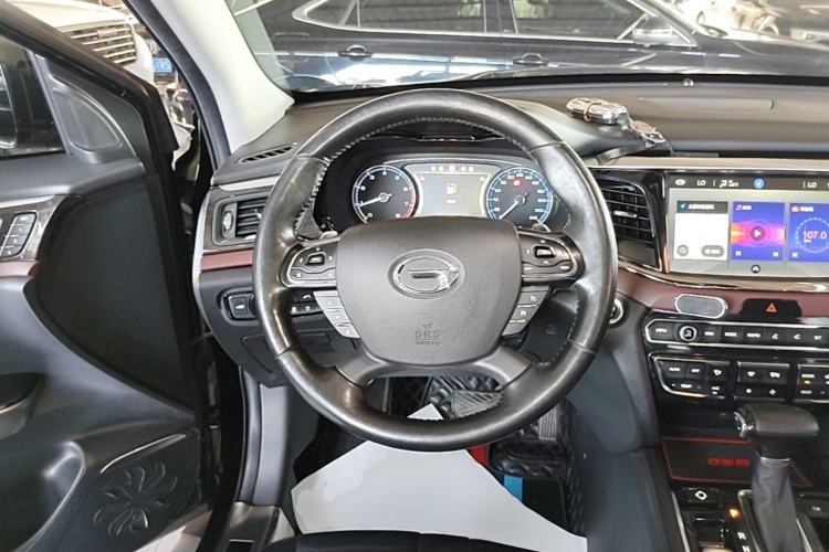 Used GAC Trumpchi GS8 2017 320T Two-Wheel Drive Luxury Smart Connectivity Version (7 Seats) Steering Wheel