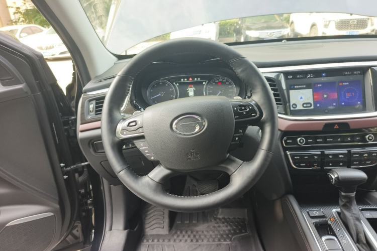 Used GAC Trumpchi GS8 2017 320T Two-Wheel Drive Luxury Smart Connectivity Version (7 Seats) Steering Wheel
