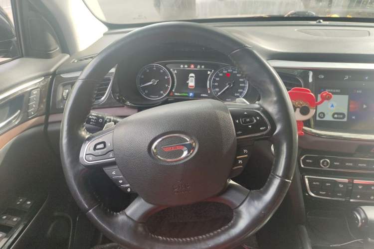 Used GAC Trumpchi GS8 2017 320T Two-Wheel Drive Luxury Smart Connectivity Version (7 Seats) Steering Wheel