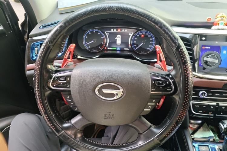 Used GAC Trumpchi GS8 2017 320T Two-Wheel Drive Luxury Smart Connectivity Version (7 Seats) Steering Wheel