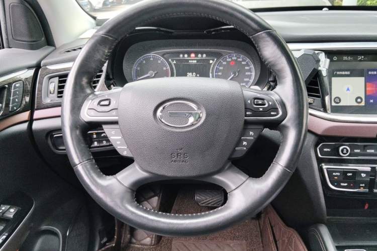 Used GAC Trumpchi GS8 2017 320T Two-Wheel Drive Luxury Smart Connectivity Version (7 Seats) Steering Wheel