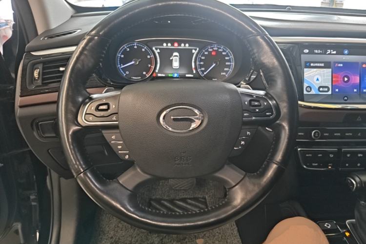 Used GAC Trumpchi GS8 2017 320T Two-Wheel Drive Luxury Smart Connectivity Version (7 Seats) Steering Wheel