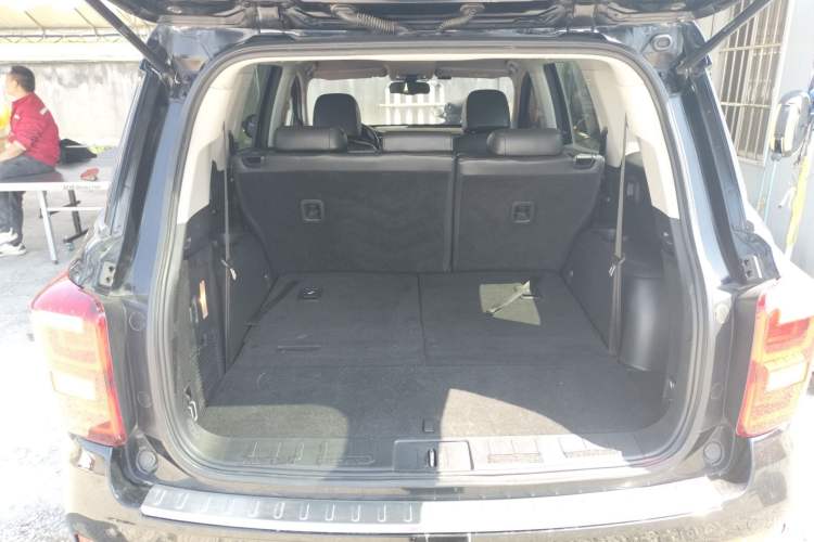 Used GAC Trumpchi GS8 2017 320T Two-Wheel Drive Luxury Smart Connectivity Version (7 Seats) Trunk
