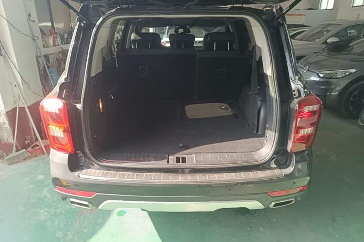 Used GAC Trumpchi GS8 2017 320T Two-Wheel Drive Luxury Edition (7 Seats) Trunk