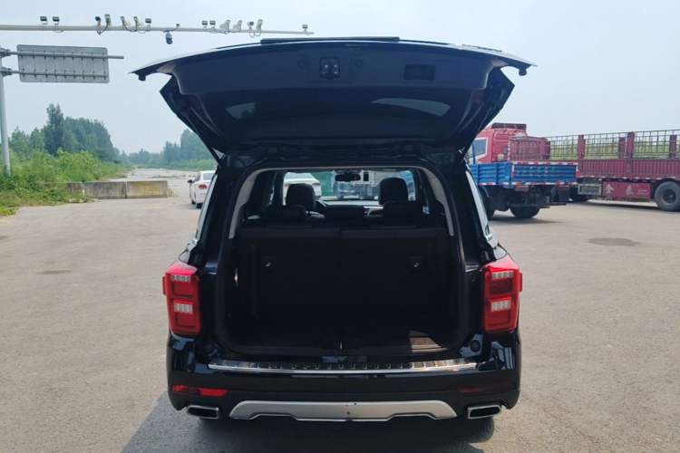 Used GAC Trumpchi GS8 2017 320T Two-Wheel Drive Luxury Smart Connectivity Version (7 Seats) Trunk