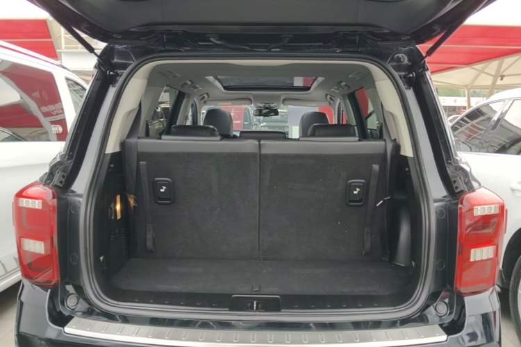 Used GAC Trumpchi GS8 2017 320T Four-Wheel Drive Luxury Smart Connectivity Version (7 Seats) Trunk