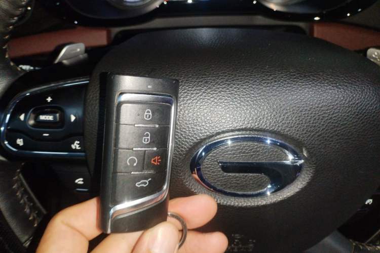 Used GAC Trumpchi GS8 2017 320T Two-Wheel Drive Luxury Smart Connectivity Version (7 Seats) Vehicle Key