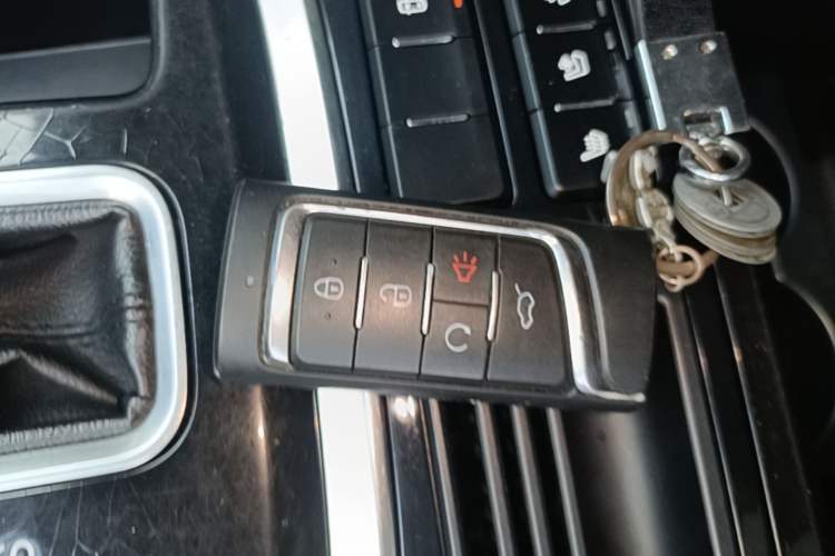 Used GAC Trumpchi GS8 2017 320T Two-Wheel Drive Luxury Smart Connectivity Version (7 Seats) Vehicle Key