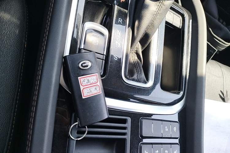 Used GAC Trumpchi GS8 2017 320T Two-Wheel Drive Luxury Smart Connectivity Version (7 Seats) Vehicle Key