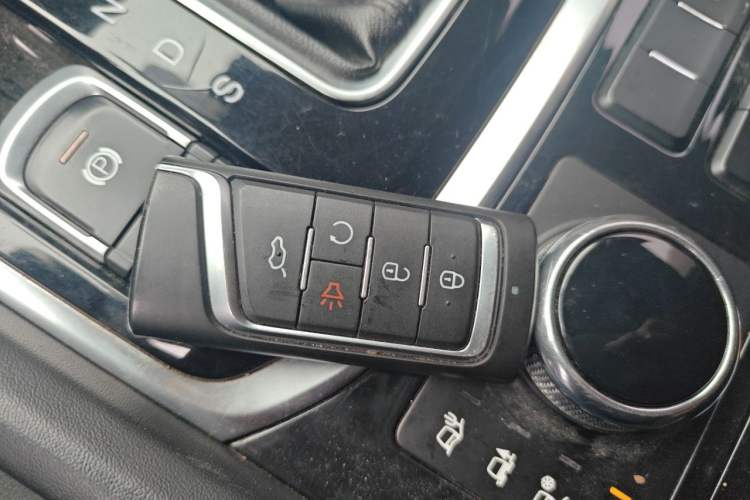 Used GAC Trumpchi GS8 2017 320T Four-Wheel Drive Luxury Smart Connectivity Version (7 Seats) Vehicle Key