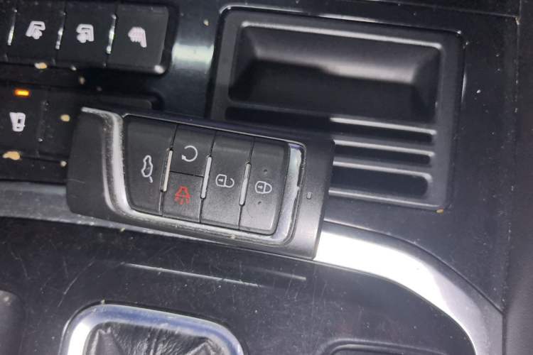 Used GAC Trumpchi GS8 2017 320T Two-Wheel Drive Luxury Smart Connectivity Version (7 Seats) Vehicle Key
