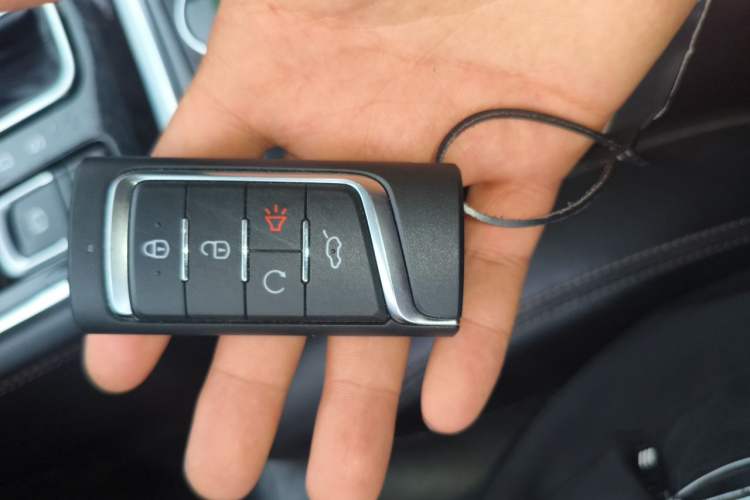 Used GAC Trumpchi GS8 2017 320T Four-Wheel Drive Luxury Smart Connectivity Version (7 Seats) Vehicle Key