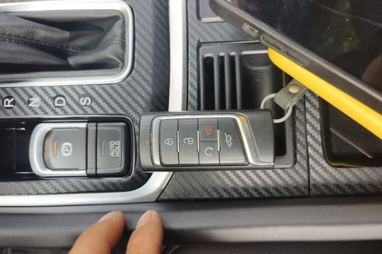 Used GAC Trumpchi GS8 2017 320T Two-Wheel Drive Luxury Smart Connectivity Version (7 Seats) Vehicle Key