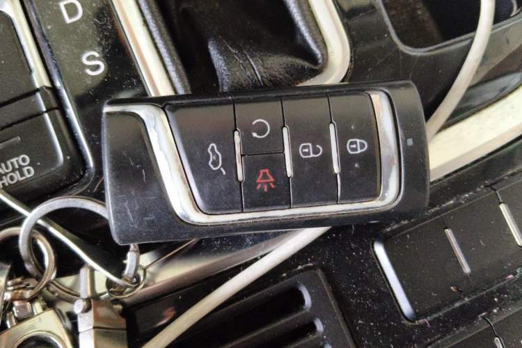 Used GAC Trumpchi GS8 2017 320T Two-Wheel Drive Luxury Smart Connectivity Version (7 Seats) Vehicle Key