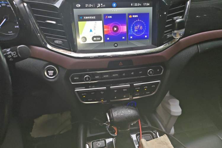 Used GAC Trumpchi GS8 2017 320T Two-Wheel Drive Luxury Smart Connectivity Version (7 Seats) Audio And AC Panel