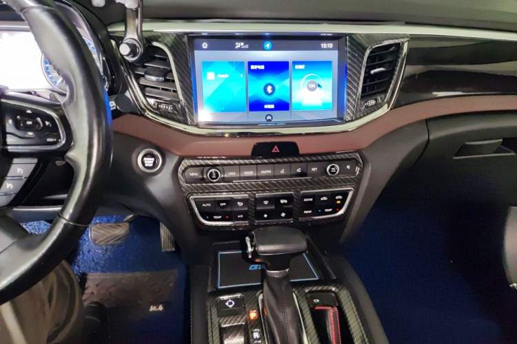 Used GAC Trumpchi GS8 2017 320T Two-Wheel Drive Prestige Version (7 Seats) Audio And AC Panel