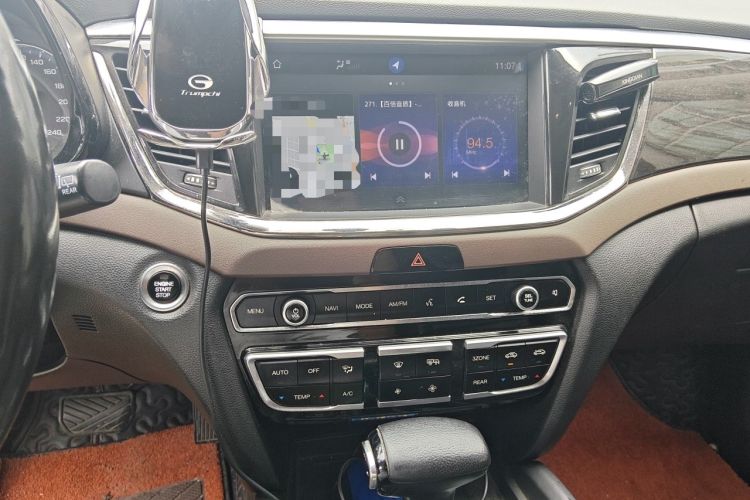 Used GAC Trumpchi GS8 2017 320T Two-Wheel Drive Luxury Smart Connectivity Version (7 Seats) Audio And AC Panel