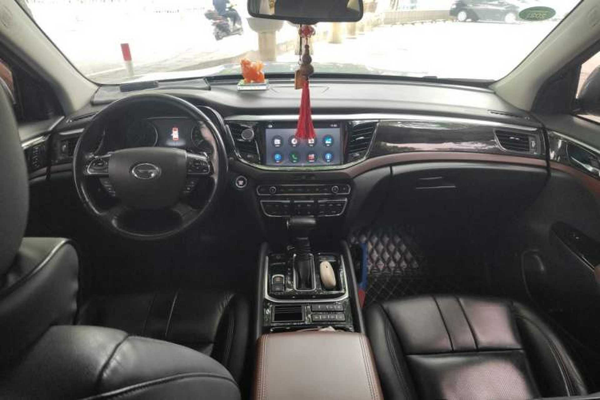 Used GAC Trumpchi GS8 2017 320T Two-Wheel Drive Luxury Smart Connectivity Version (7 Seats) Center Console