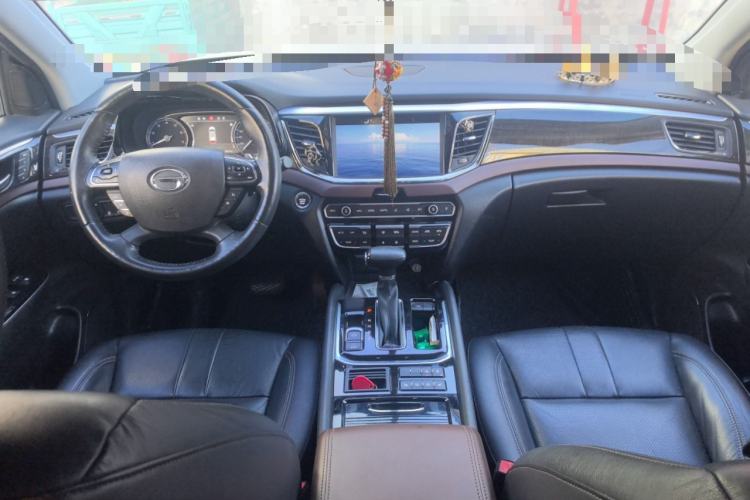 Used GAC Trumpchi GS8 2017 320T Two-Wheel Drive Luxury Smart Connectivity Version (7 Seats) Center Console