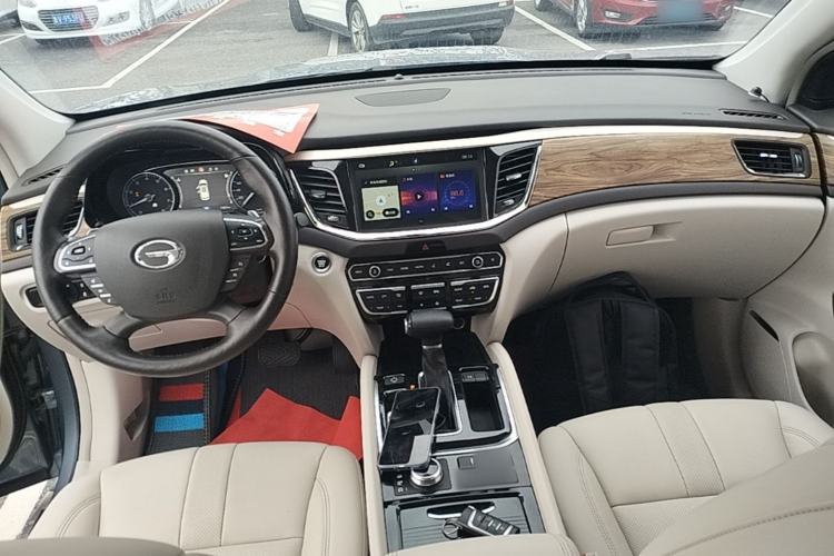 Used GAC Trumpchi GS8 2017 320T Four-Wheel Drive Luxury Smart Connectivity Version (7 Seats) Center Console