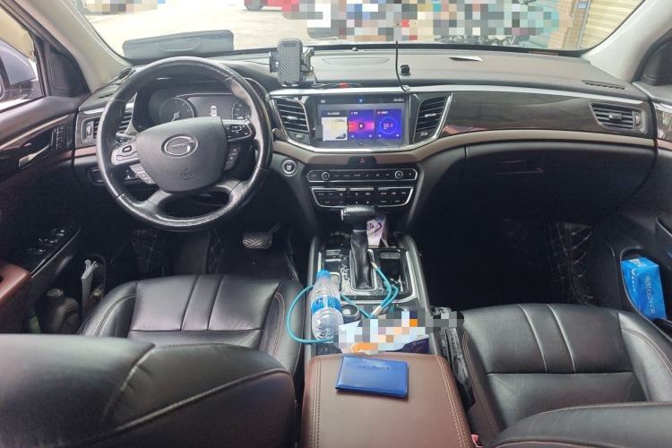 Used GAC Trumpchi GS8 2017 320T Four-Wheel Drive Luxury Smart Connectivity Version (7 Seats) Center Console