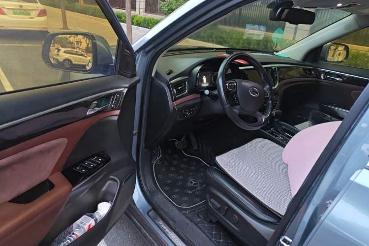Used GAC Trumpchi GS8 2017 320T Two-Wheel Drive Luxury Smart Connectivity Version (7 Seats) Driver Seat