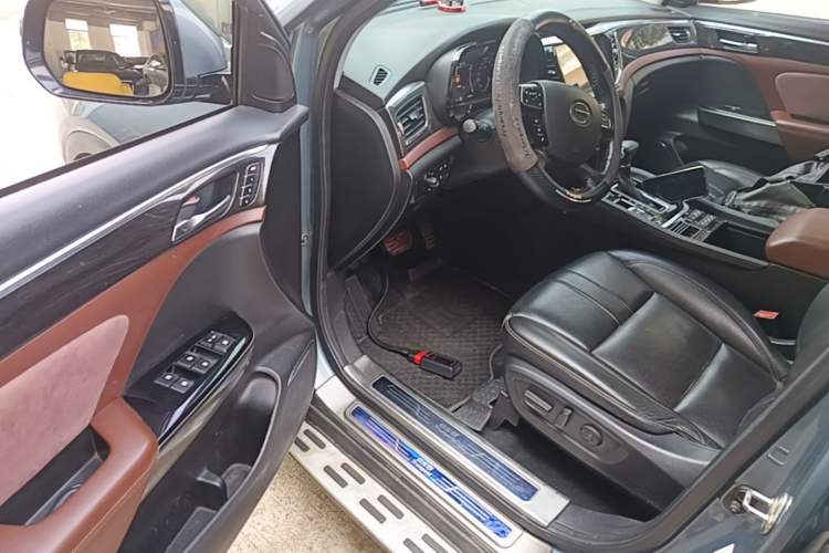 Used GAC Trumpchi GS8 2017 320T Two-Wheel Drive Luxury Smart Connectivity Version (7 Seats) Driver Seat