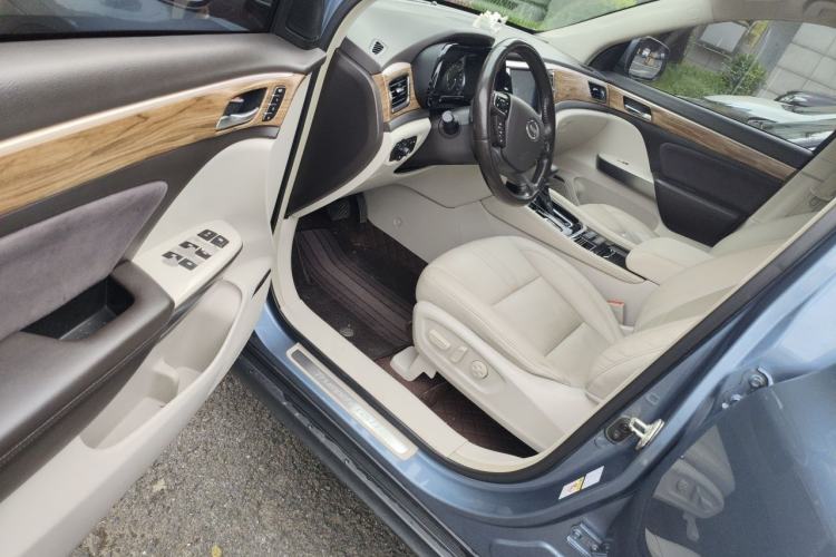 Used GAC Trumpchi GS8 2017 320T Two-Wheel Drive Luxury Smart Connectivity Version (7 Seats) Driver Seat