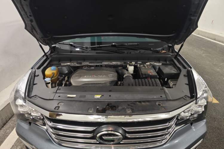 Used GAC Trumpchi GS8 2017 320T Two-Wheel Drive Luxury Smart Connectivity Version (7 Seats) Engine Bay