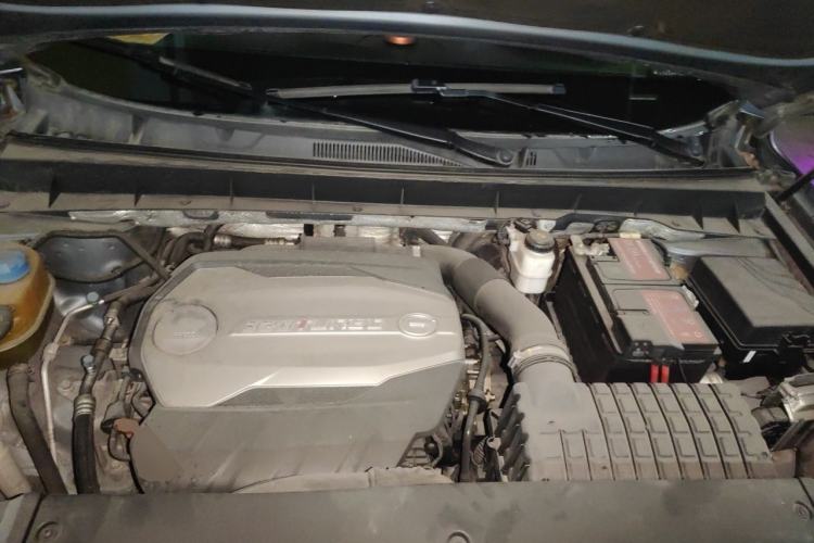 Used GAC Trumpchi GS8 2017 320T Two-Wheel Drive Luxury Smart Connectivity Version (7 Seats) Engine Bay
