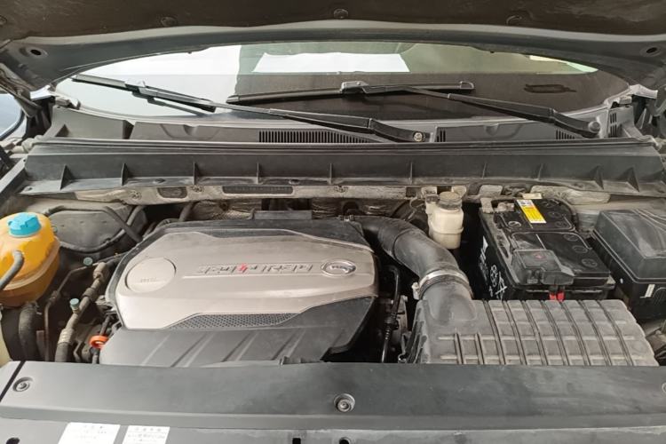 Used GAC Trumpchi GS8 2017 320T Two-Wheel Drive Luxury Smart Connectivity Version (7 Seats) Engine Bay