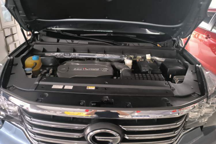 Used GAC Trumpchi GS8 2017 320T Two-Wheel Drive Luxury Smart Connectivity Version (7 Seats) Engine Bay