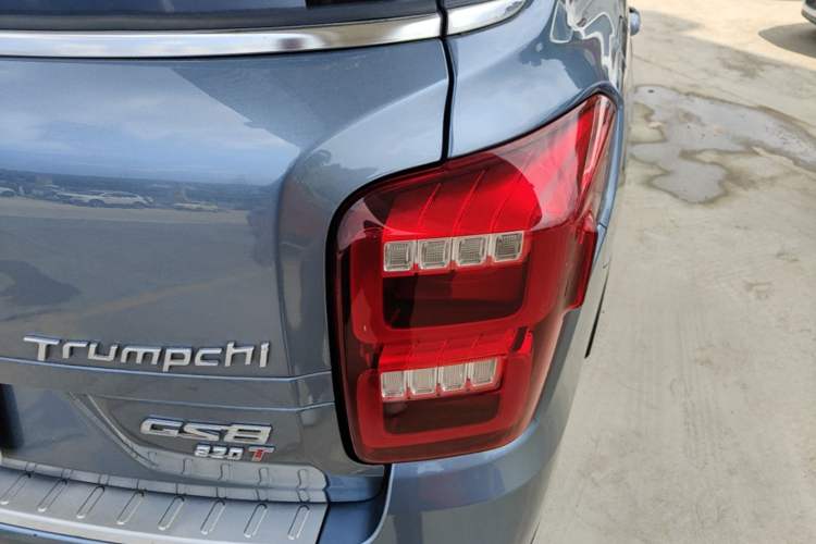 Used GAC Trumpchi GS8 2017 320T Two-Wheel Drive Luxury Smart Connectivity Version (7 Seats) Exterior 3
