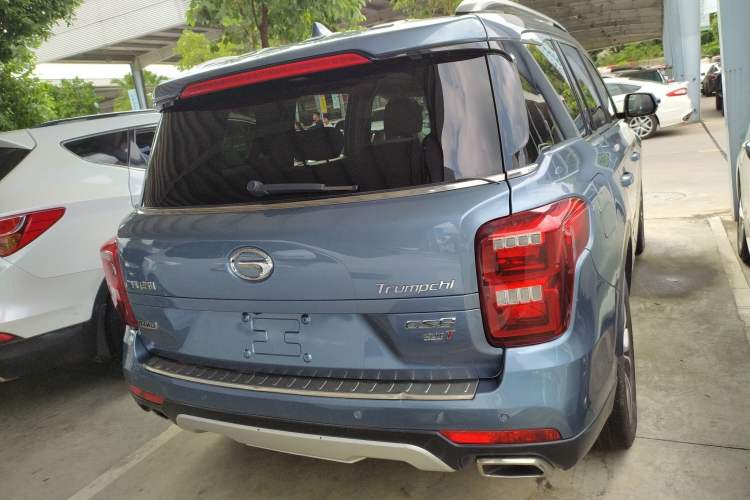 Used GAC Trumpchi GS8 2017 320T Four-Wheel Drive Luxury Smart Connectivity Version (7 Seats) Exterior 4