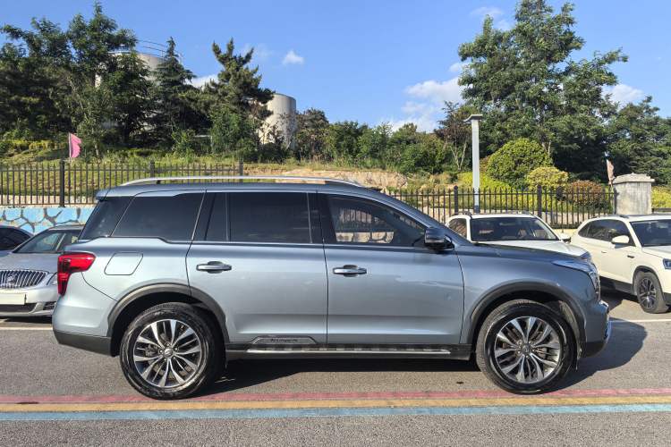 Used GAC Trumpchi GS8 2017 320T Four-Wheel Drive Luxury Smart Connectivity Version (7 Seats) Exterior 4