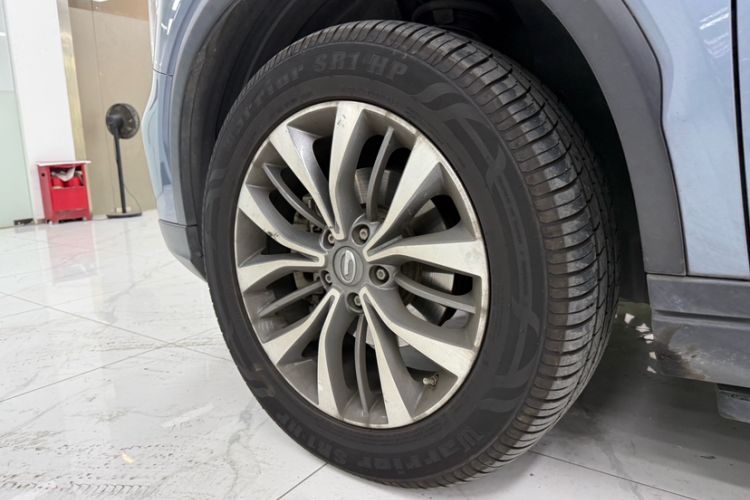 Used GAC Trumpchi GS8 2017 320T Two-Wheel Drive Luxury Smart Connectivity Version (7 Seats) Exterior 5